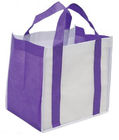 Réutilisables non tissés portent les emballages promotionnels de cadeau de sacs dans le pourpre vert