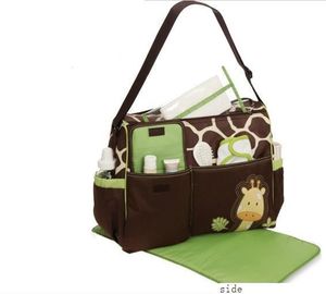 La couche-culotte populaire faite sur commande de bébé de concepteur met en sac le sac changeant de petite couche avec le logo imprimé